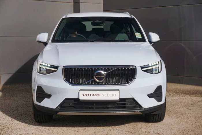 2024 Volvo XC40 Plus B4