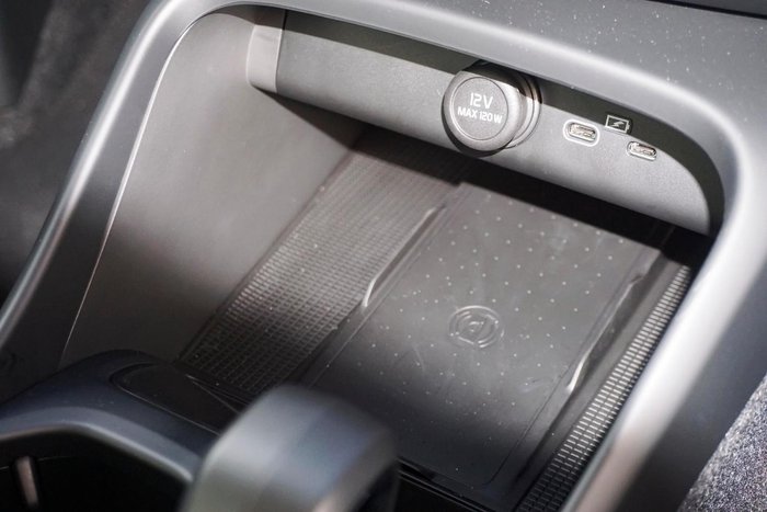 2024 Volvo XC40 Plus B4