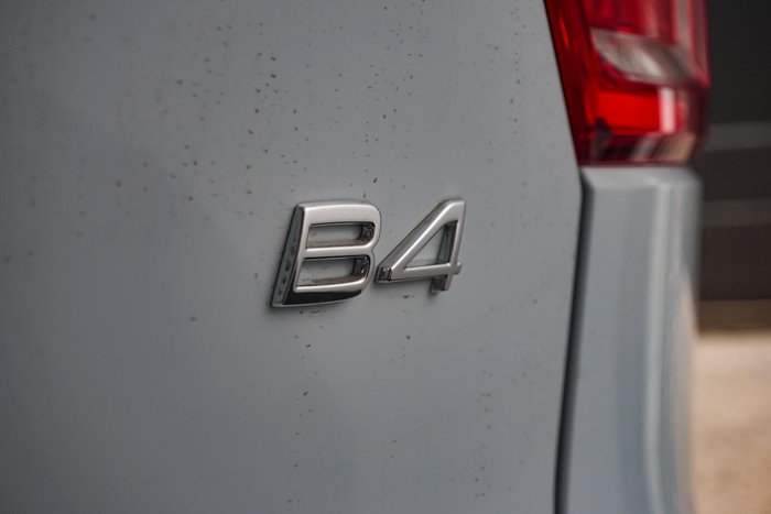 2024 Volvo XC40 Plus B4