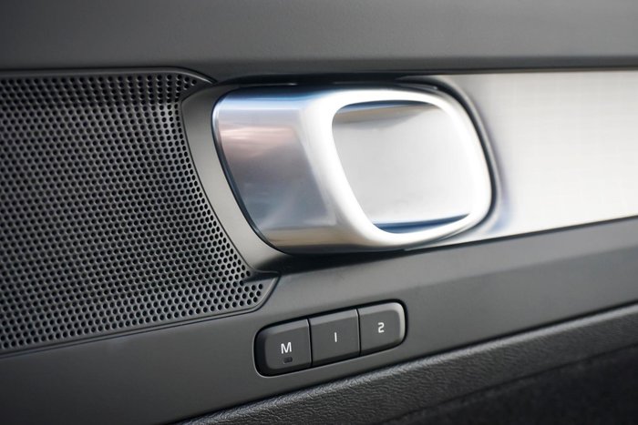 2024 Volvo XC40 Plus B4