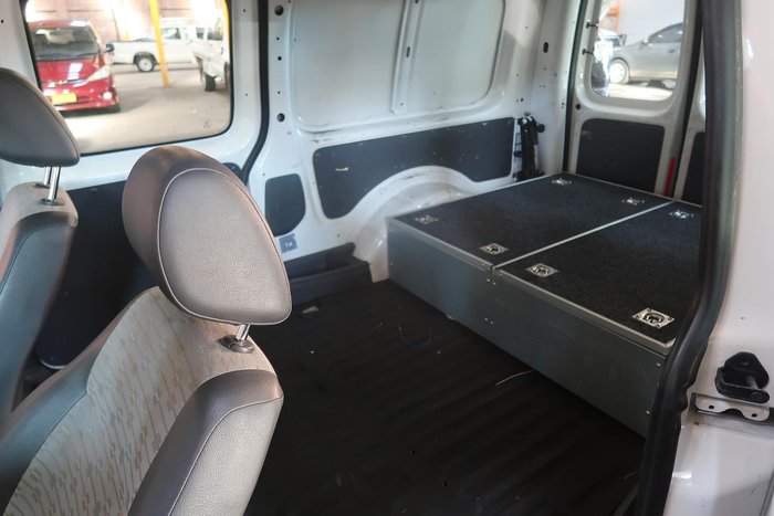 2012 Volkswagen Caddy TDI320 2KN MY12 Candy White