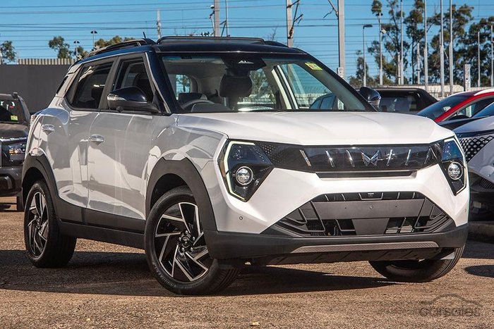 2025 Mahindra XUV3XO AX7L