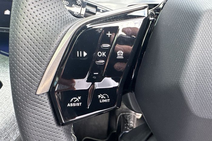 2025 Peugeot 5008 GT Premium Hybrid