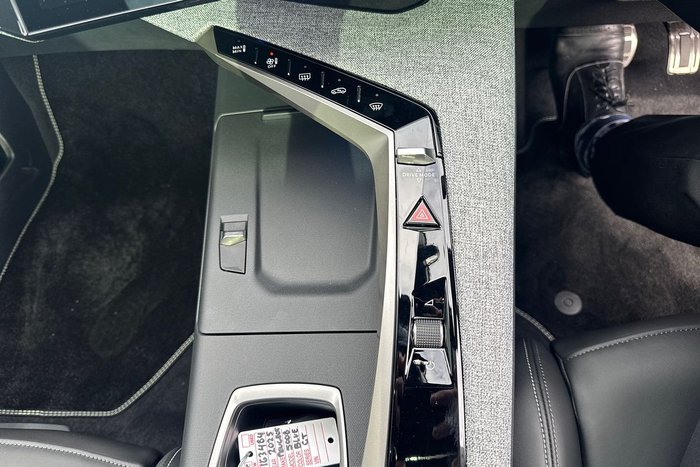 2025 Peugeot 5008 GT Premium Hybrid