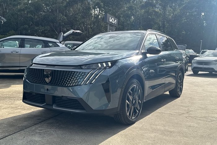 2025 Peugeot 5008 GT Premium Hybrid