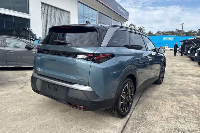 2025 Peugeot 5008 GT Premium Hybrid