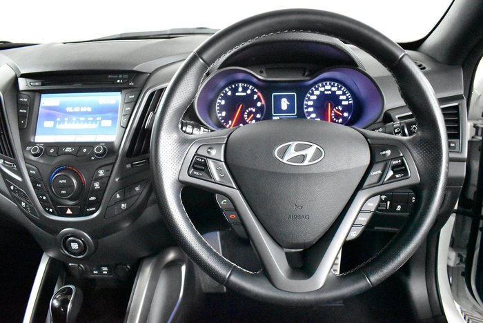 2015 Hyundai Veloster SR Turbo +