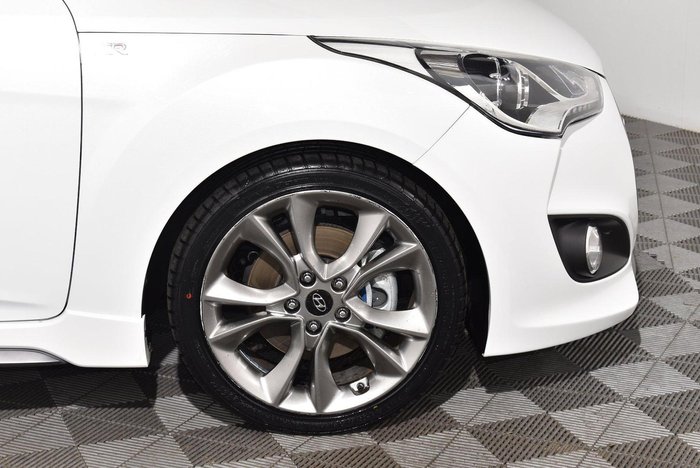 2015 Hyundai Veloster SR Turbo +