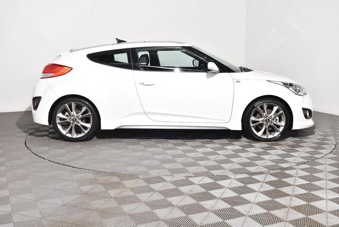 2015 Hyundai Veloster SR Turbo +