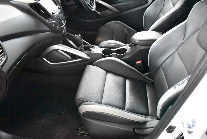 2015 Hyundai Veloster SR Turbo +