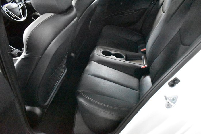 2015 Hyundai Veloster SR Turbo +