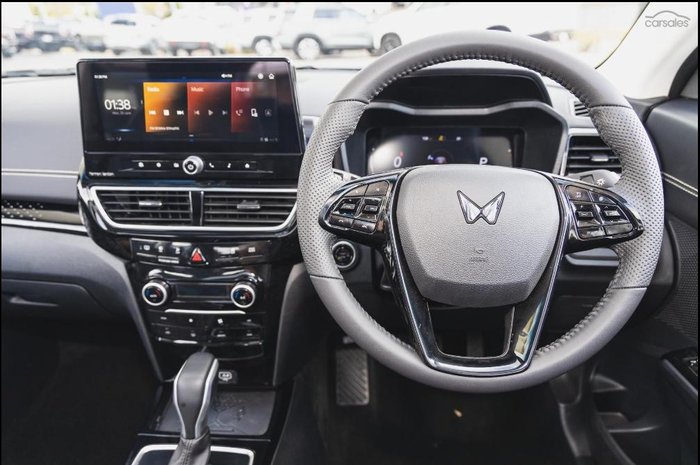 2025 Mahindra XUV3XO AX7L