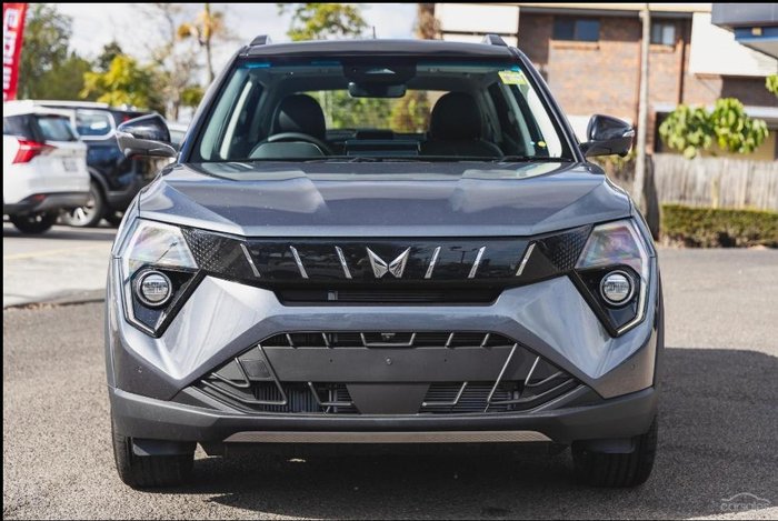 2025 Mahindra XUV3XO AX7L