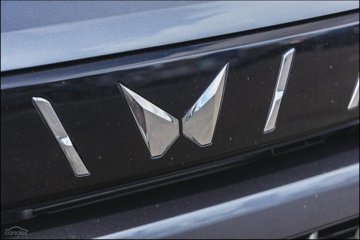 2025 Mahindra XUV3XO AX7L