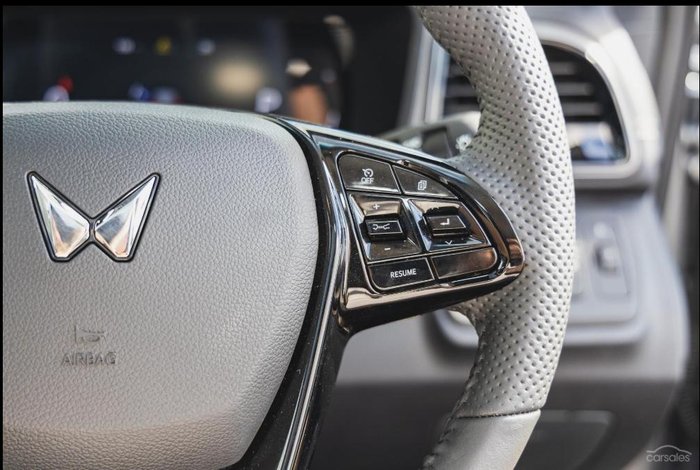 2025 Mahindra XUV3XO AX7L
