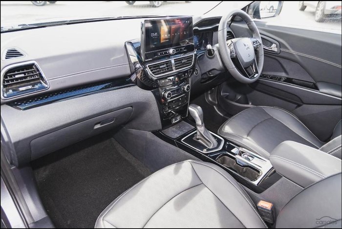 2025 Mahindra XUV3XO AX7L