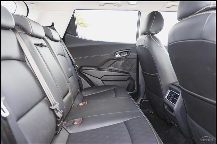 2025 Mahindra XUV3XO AX7L