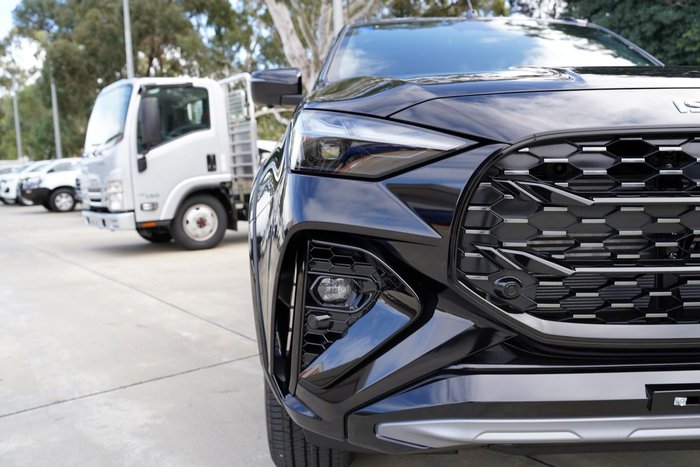 2025 Isuzu MU-X X-TERRAIN