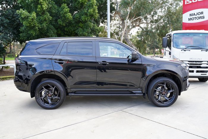 2025 Isuzu MU-X X-TERRAIN