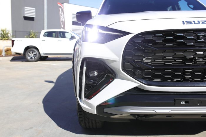 2025 Isuzu MU-X X-TERRAIN