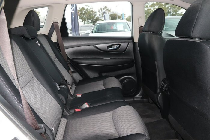 2022 Nissan X-TRAIL ST