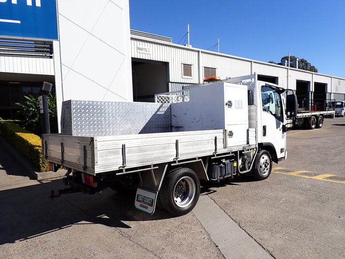 2014 ISUZU NLR 200 WHITE