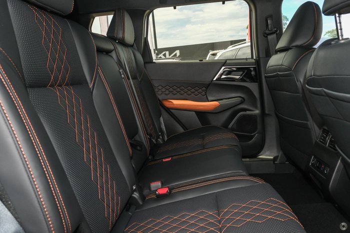 2024 Mitsubishi Outlander Exceed Tourer ZM MY24 AWD White Diamond with Black Mica Roof