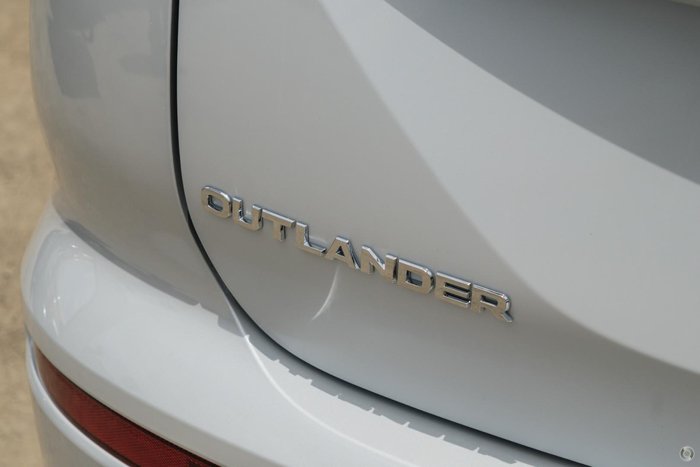 2024 Mitsubishi Outlander Exceed Tourer ZM MY24 AWD White Diamond with Black Mica Roof