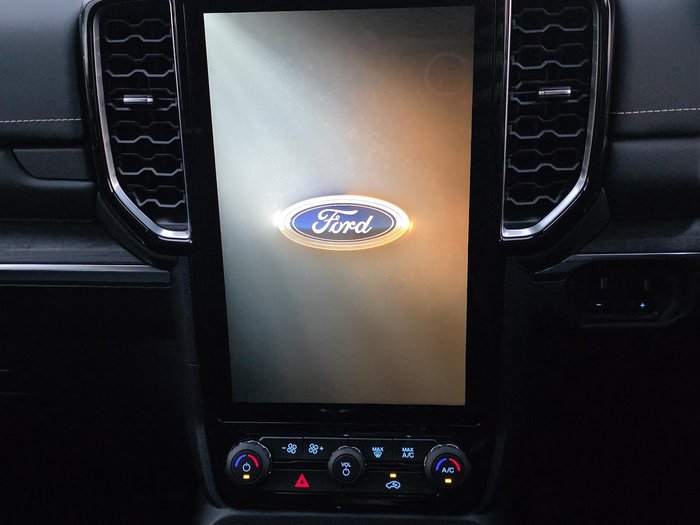 2024 Ford Everest Platinum
