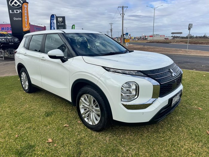2022 Mitsubishi Outlander ES