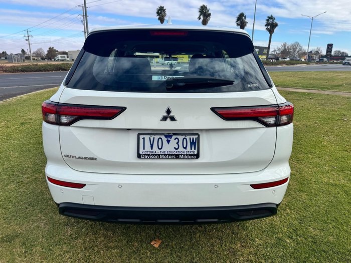 2022 Mitsubishi Outlander ES