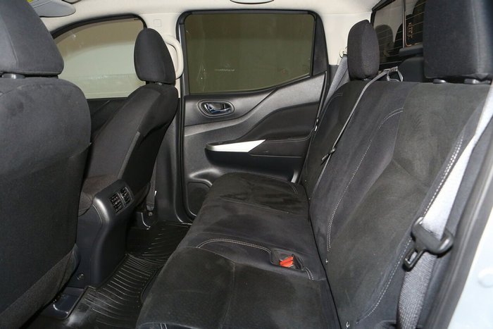 2020 Nissan Navara SL