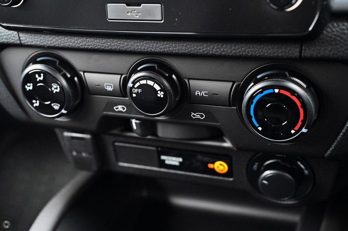 2025 Mazda BT-50 XT