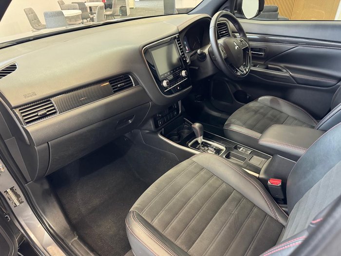 2020 Mitsubishi Outlander Black Edition