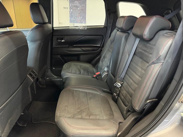 2020 Mitsubishi Outlander Black Edition