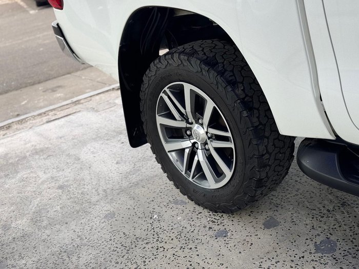 2019 Toyota Hilux SR5