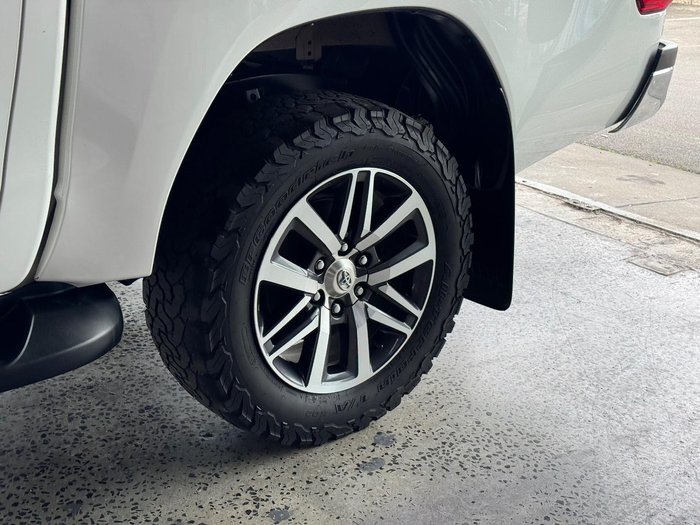 2019 Toyota Hilux SR5