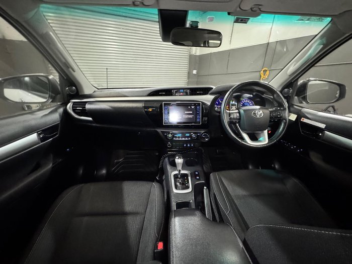 2019 Toyota Hilux SR5