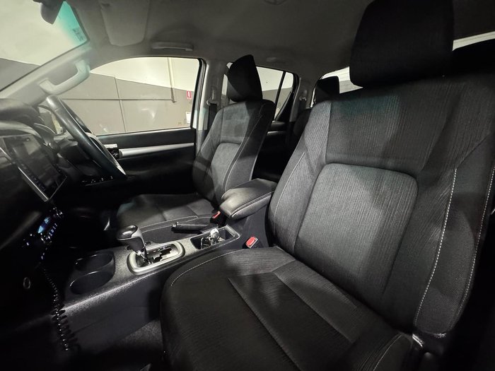 2019 Toyota Hilux SR5