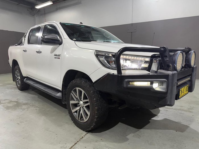 2019 Toyota Hilux SR5