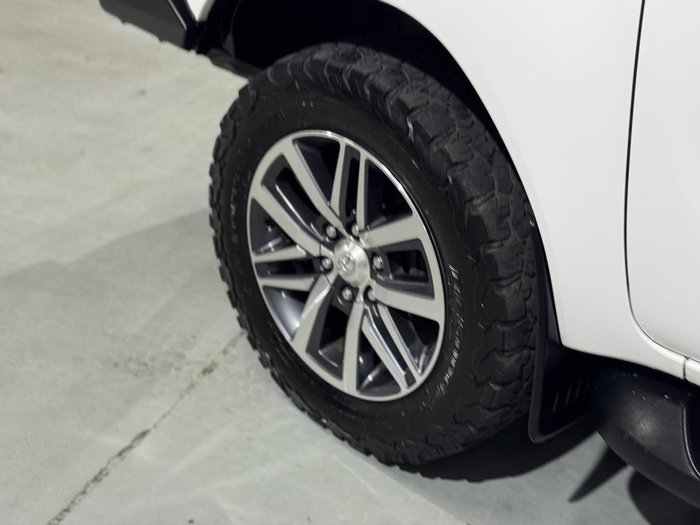 2019 Toyota Hilux SR5