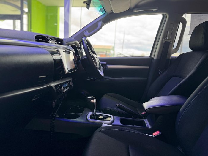 2019 Toyota Hilux SR5