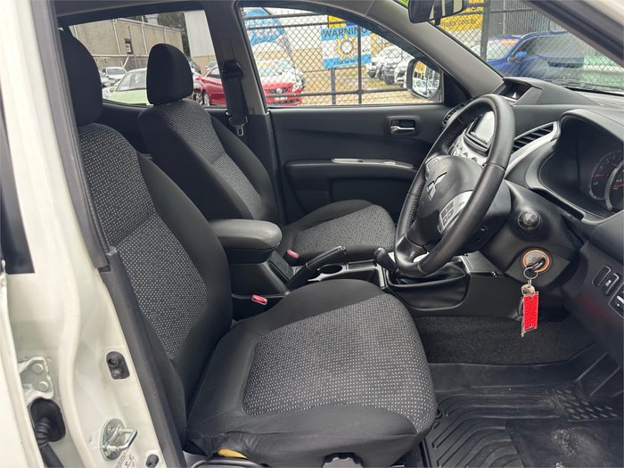 2015 MITSUBISHI TRITON GLX-R (4x4)