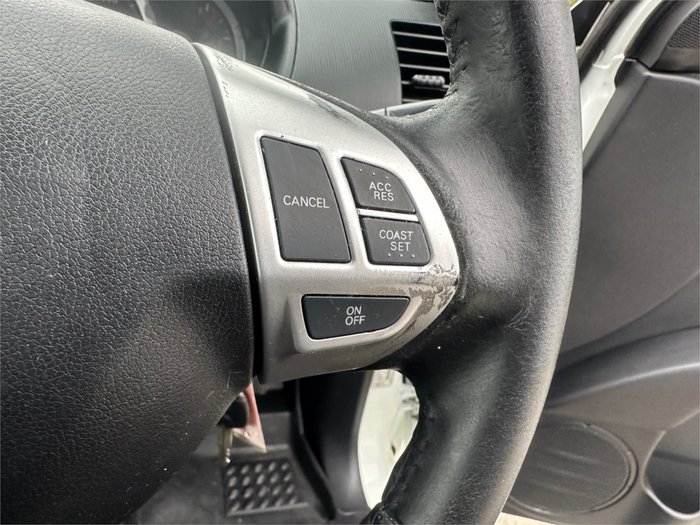 2015 MITSUBISHI TRITON GLX-R (4x4)