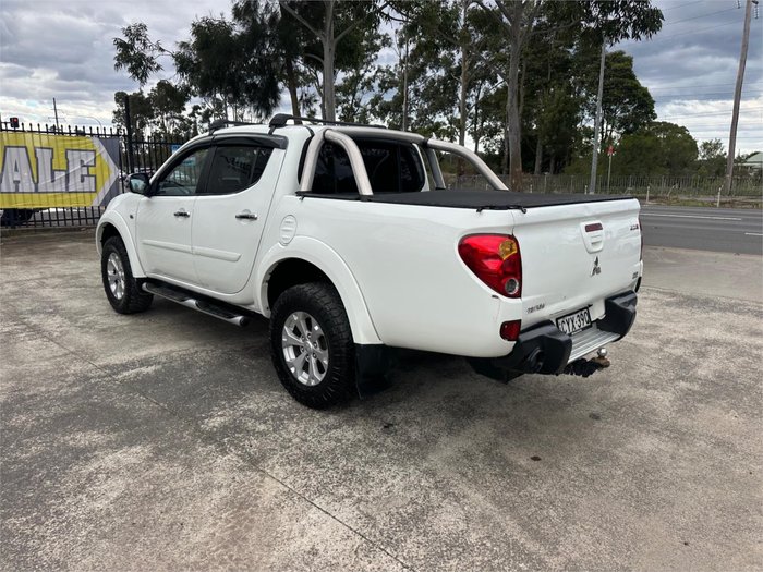 2015 MITSUBISHI TRITON GLX-R (4x4)