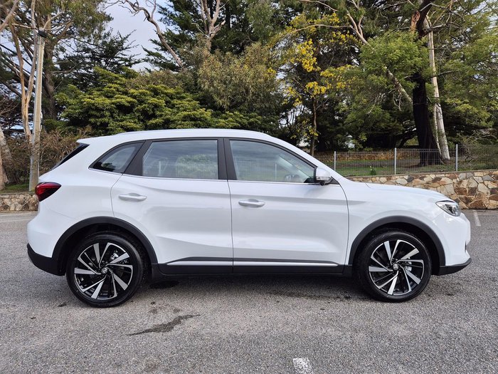2025 MG ZS Essence Hybrid+