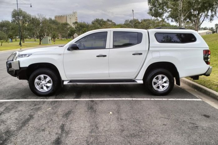2021 Mitsubishi Triton GLX