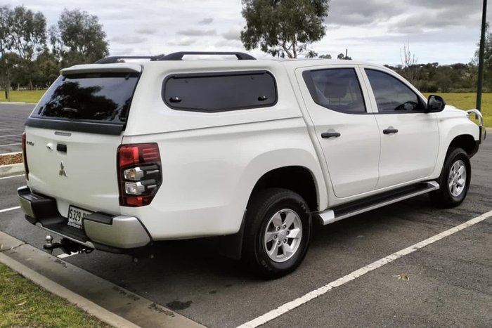 2021 Mitsubishi Triton GLX