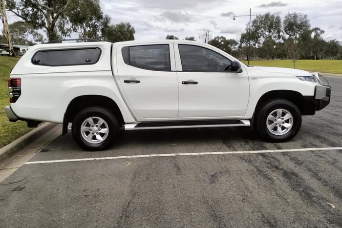 2021 Mitsubishi Triton GLX