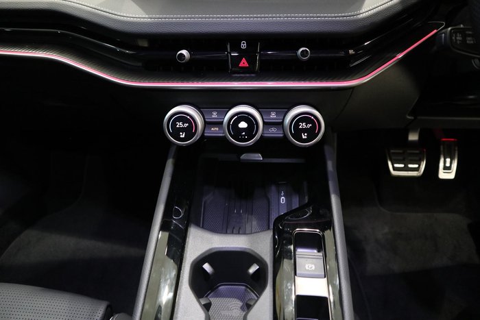 2025 SKODA Superb 195TSI Sportline